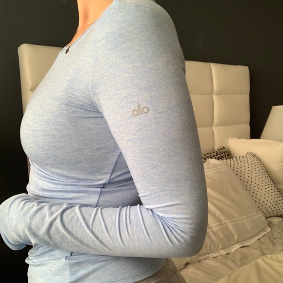 Alo Yoga Finesse Long Sleeve Top
